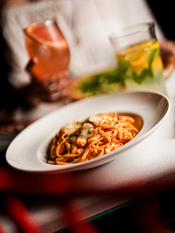 Restaurant Italien pâtes à la sauce tomate